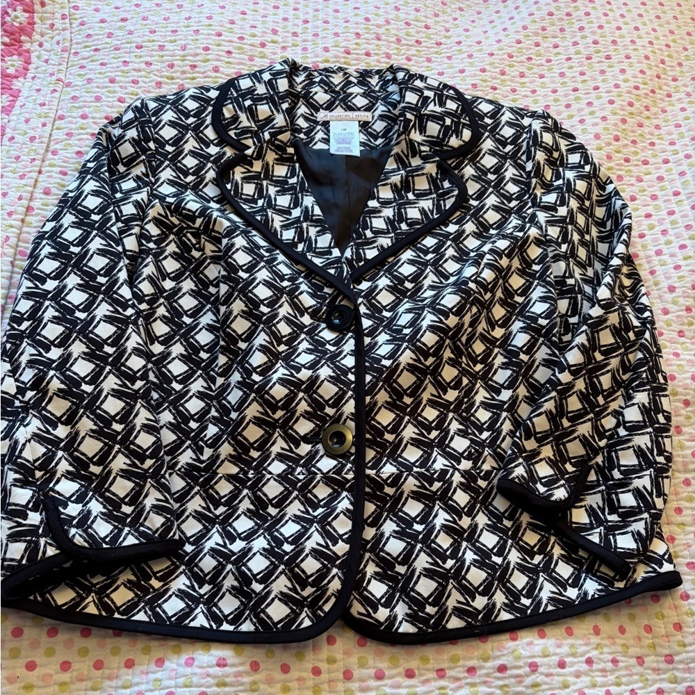 JM Collection Black and White Patterned Jacket Crop Jacket-Size 14P - Picture 1 of 7